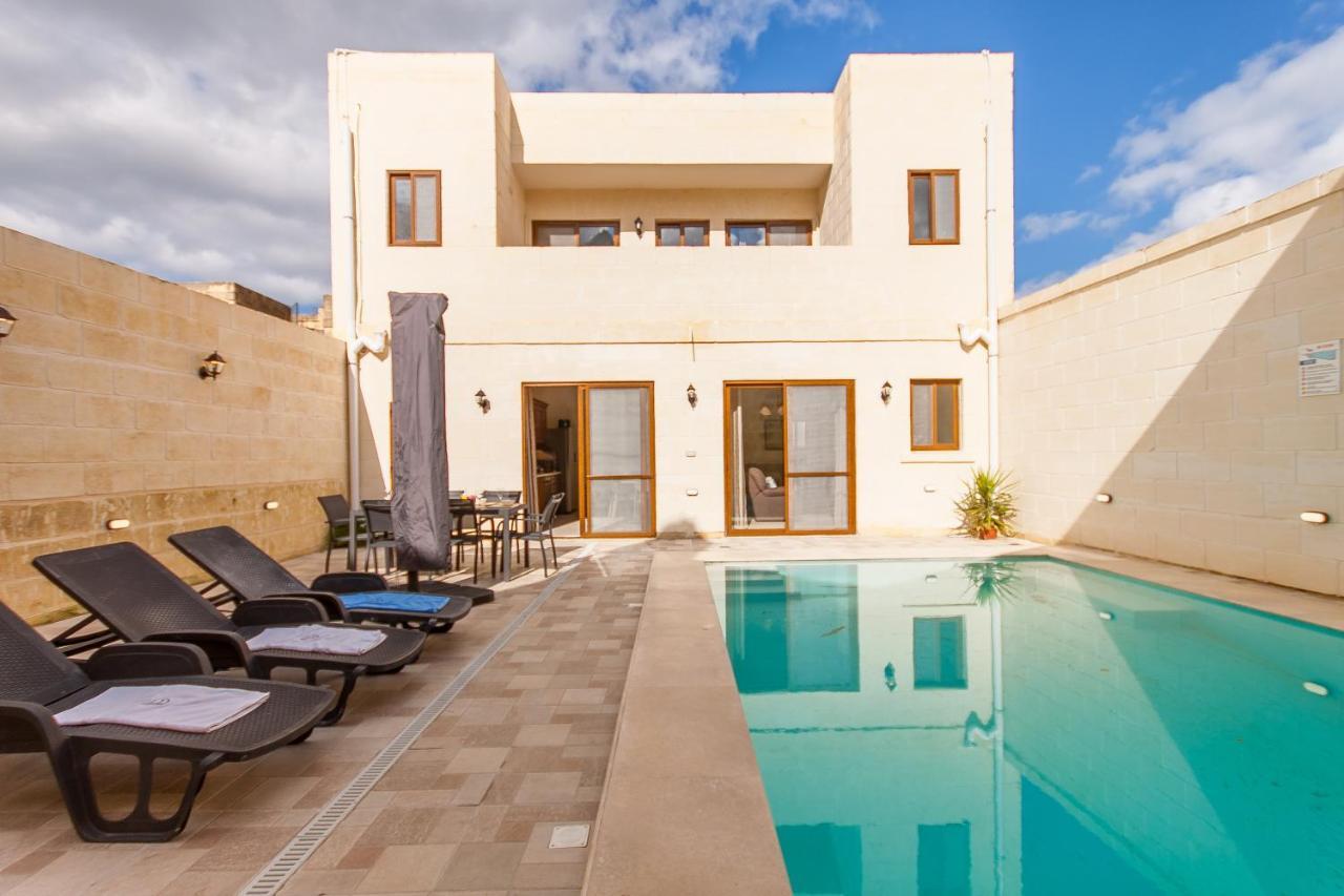Nadurin, Large 7 Bedrooms - 2 Pools Nadur
